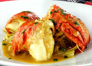 Langouste en nage de curry