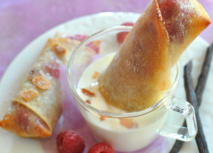 Nems de framboises, crème vanillée aux amandes