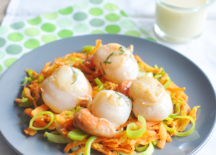 Noix de Saint-Jacques poêlées et julienne de légumes