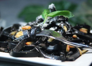 Pasta à l’encre de seiche