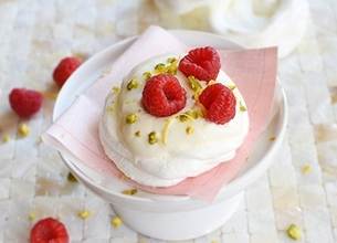 Pavlovas citron, framboises et pistache