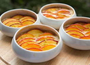 Pêches gratinées aux amandes