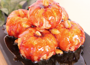Pyramide de clémentines aux amandes et au caramel