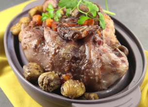 Ragoût de pieds de cochon aux châtaignes