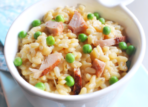 Risotto au poulet fumé et basilic