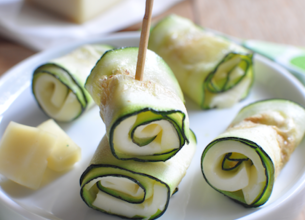 Allumettes de fromage en papillote de courgette