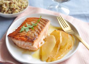 Saumon et poires poêlées au gingembre