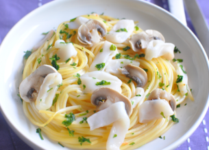 Spaghettis et calamars sautés au beurre persillé