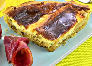 Tarte à l'oignon et au jambon de pays