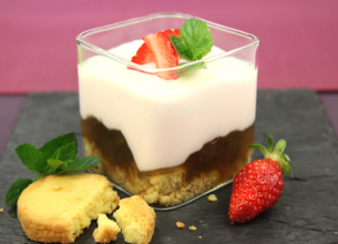 Trifle rhubarbe et yaourt La Laitière à la fraise 