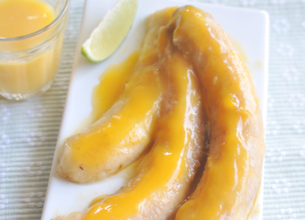 Trio de bananes caramélisée, coulis exotique