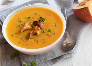 Velouté de potimarron aux girolles