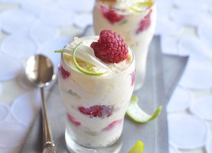Verrines glacées au chocolat blanc, framboises et citron vert
