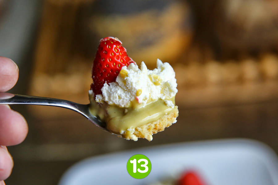 Recette de Tarte à la crème de pistache, fraises et chantilly