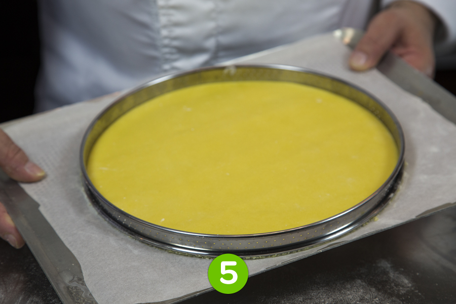 Recette de Tarte à la crème de pistache, fraises et chantilly