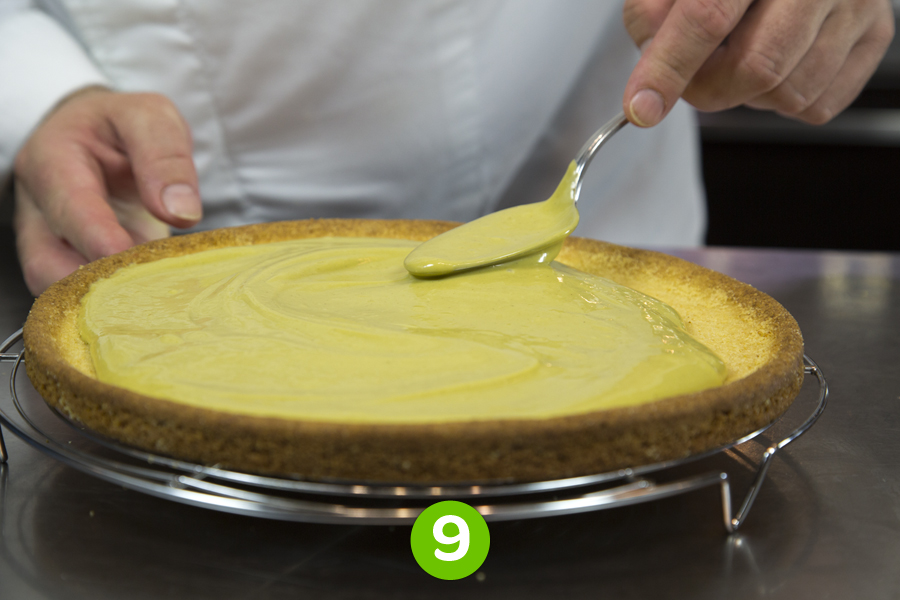 Recette de Tarte à la crème de pistache, fraises et chantilly