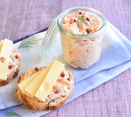 Recette de Tartines de rillettes aux 2 saumons et emmental Grand Affiné