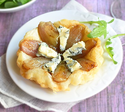 Recette de Tatin d'échalotes au Roquefort Société Petit Plaisir