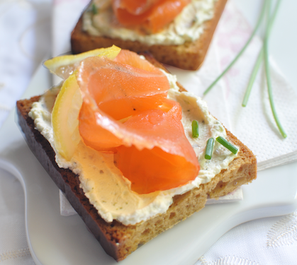 Toasts De Pain D'Épices Au Saumon Et Rondelé - Envie De Bien Manger