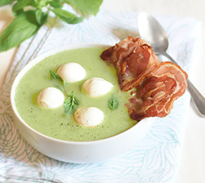 Recette de Soupe froide courgettes pancetta et mozzarella di bufala